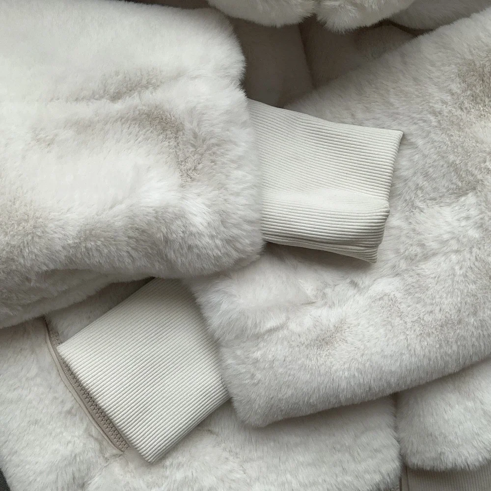 Alo Yoga Faux Fur Foxy Jacket Ivory Small